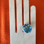 Bague ronds vert bleu verre soufflé et tissu pantalon upcyclé
