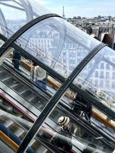 Lire la suite à propos de l’article Je suis Sabine, passionnée par les arts, je vous invite à aller consulter mes créations dans « Showroom ».
