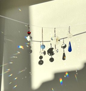 Upcycling pampille de lustre en cristal de bohême, soleil et bijoux